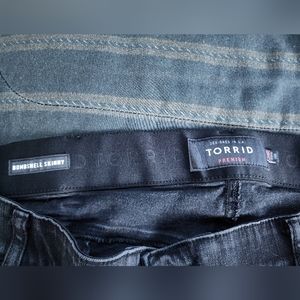Torrid 24R Bombshell Skinny